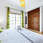 Im On Padme's Place 아파트 라고스